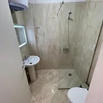 Deni Lalzi Bay Apartamento