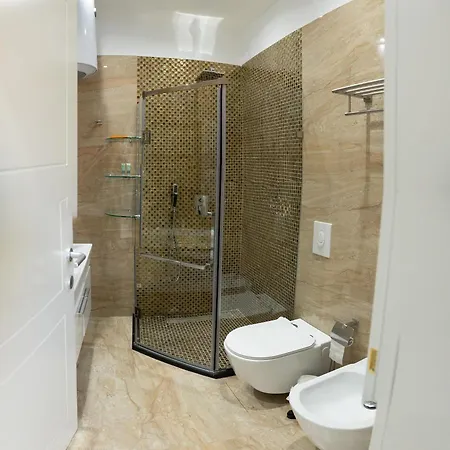 Deni Lalzi Bay Apartman Draç