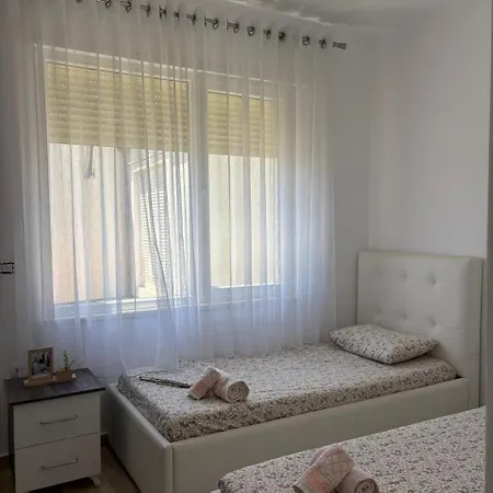 Deni Lalzi Bay *